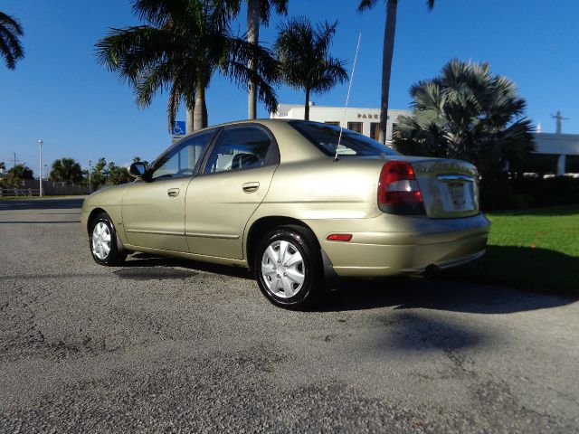 2001 Daewoo Nubira Sport -5 Speed-stick-4x4