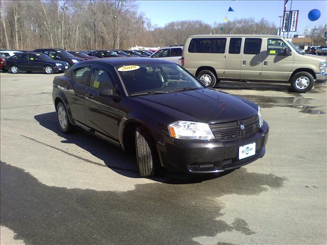 2009 Dodge Avenger 5D Sedan