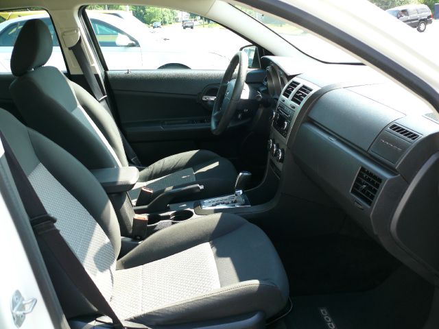 2009 Dodge Avenger SE