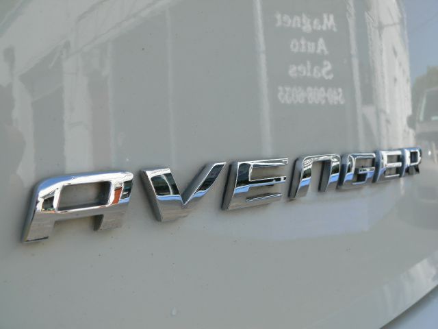 2009 Dodge Avenger SE