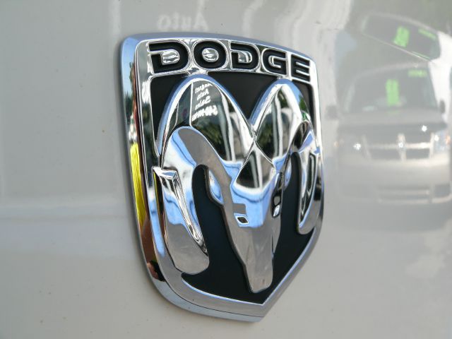 2009 Dodge Avenger SE