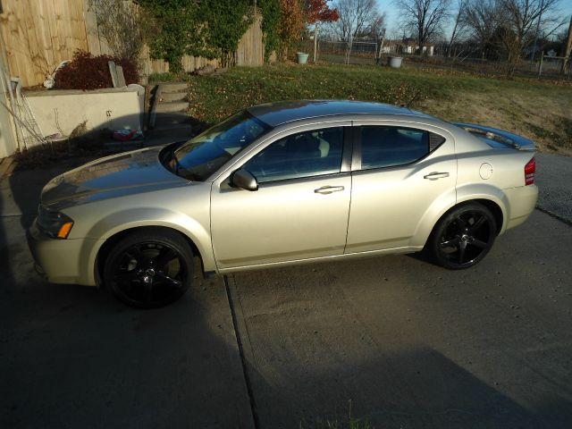 2010 Dodge Avenger Deluxe Convertible