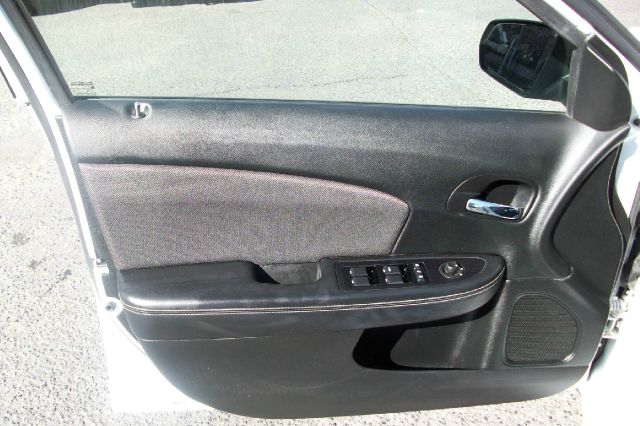 2012 Dodge Avenger Base