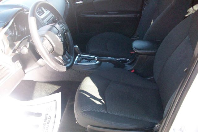 2012 Dodge Avenger Base