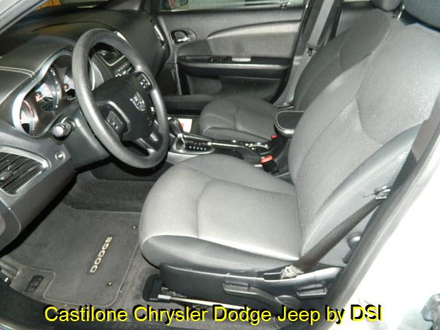 2012 Dodge Avenger SE