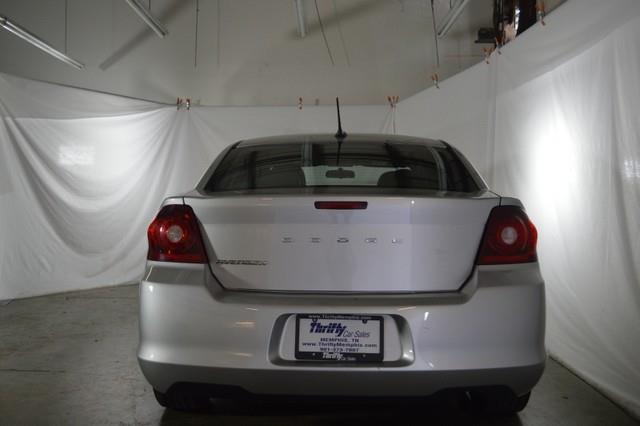 2012 Dodge Avenger SE