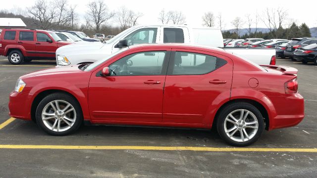 2012 Dodge Avenger eL Minivan 4D