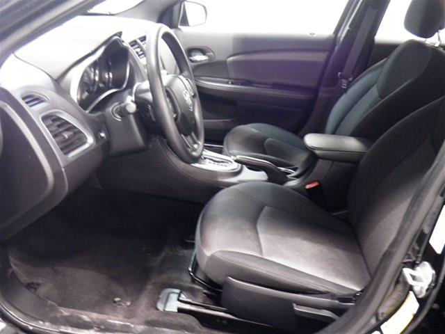 2012 Dodge Avenger SE