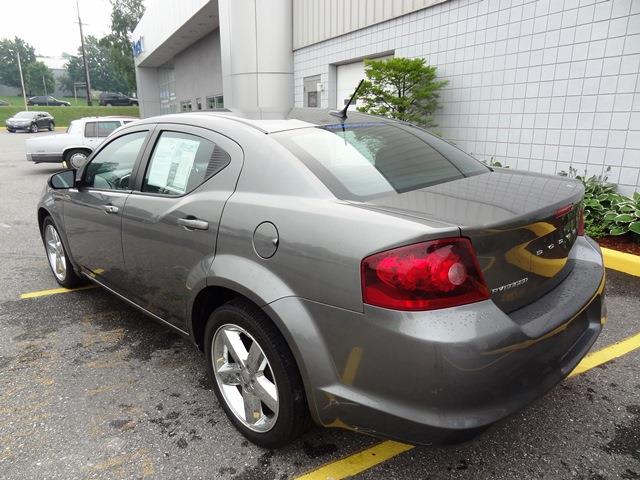 2012 Dodge Avenger SE