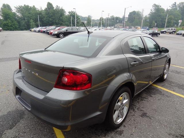 2012 Dodge Avenger SE