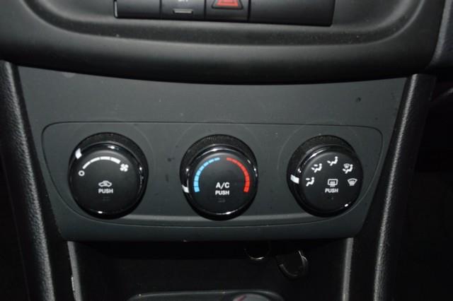 2012 Dodge Avenger SE