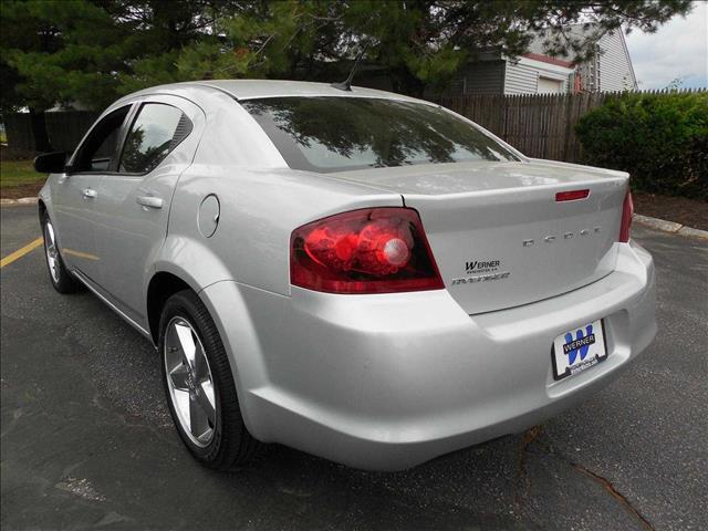 2012 Dodge Avenger 5D Sedan