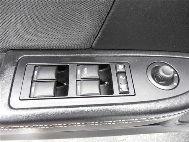 2012 Dodge Avenger 5D Sedan