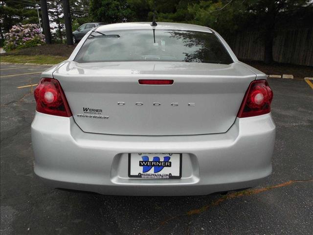 2012 Dodge Avenger 5D Sedan