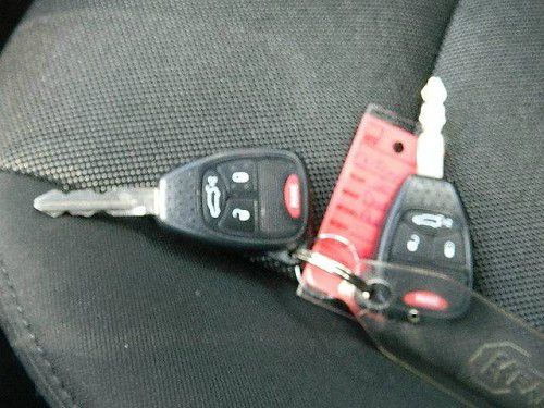 2012 Dodge Avenger Base