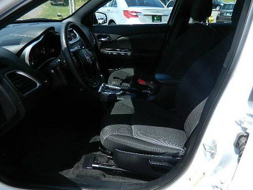 2012 Dodge Avenger Base