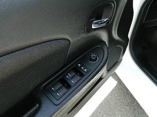 2012 Dodge Avenger Base