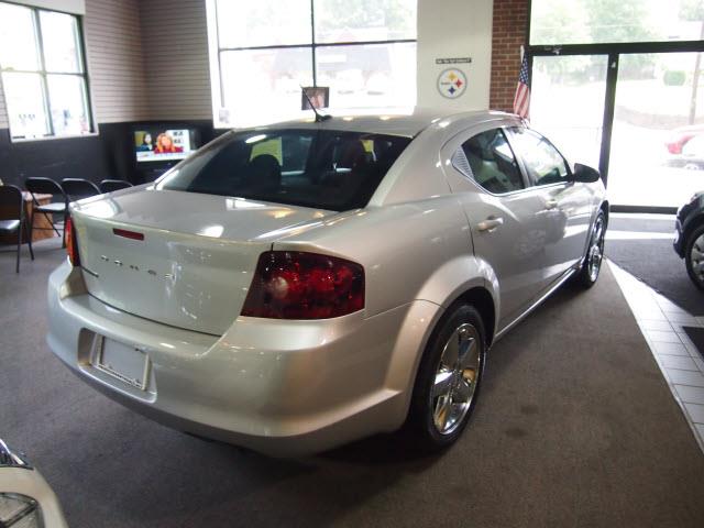 2012 Dodge Avenger SE