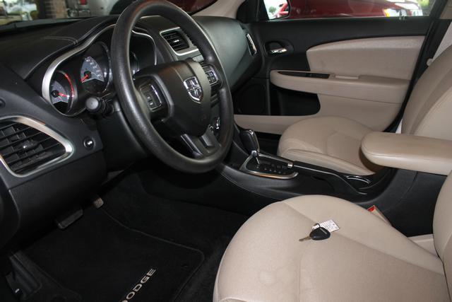 2012 Dodge Avenger SE