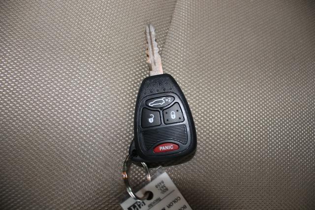 2012 Dodge Avenger SE