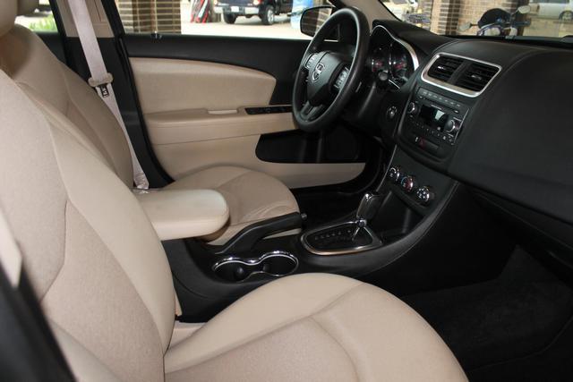 2012 Dodge Avenger SE