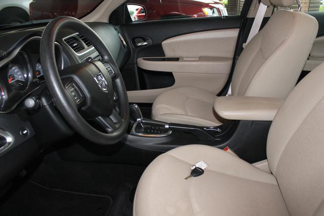 2012 Dodge Avenger SE