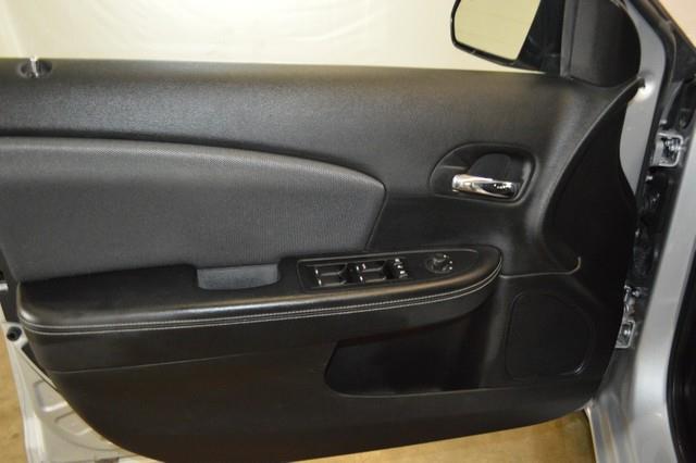 2012 Dodge Avenger S