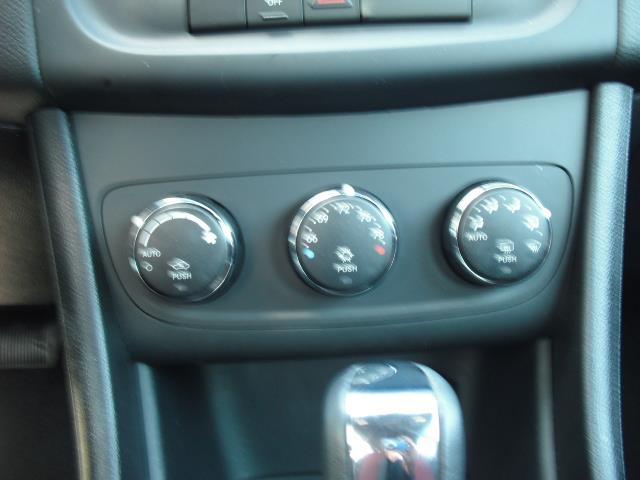 2012 Dodge Avenger eL Minivan 4D