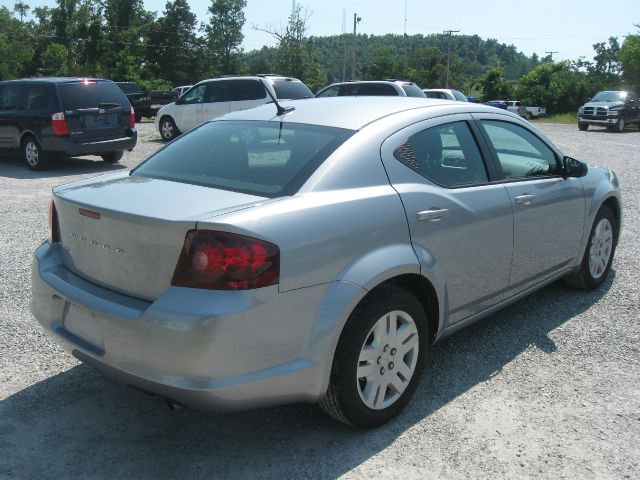 2013 Dodge Avenger Base