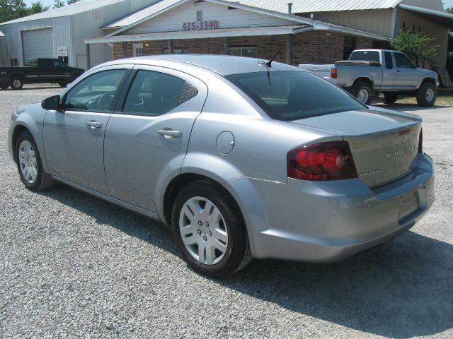 2013 Dodge Avenger Base
