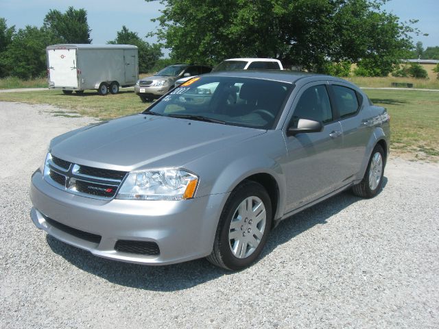 2013 Dodge Avenger Base