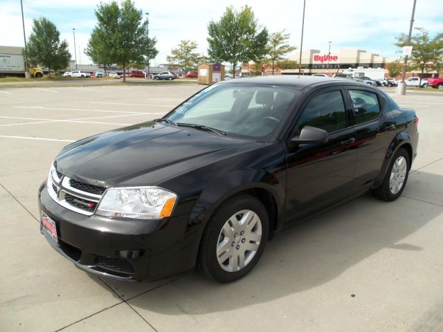 2013 Dodge Avenger Base