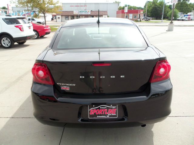 2013 Dodge Avenger Base
