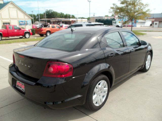 2013 Dodge Avenger Base