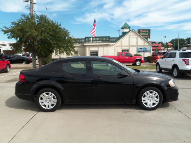 2013 Dodge Avenger Base