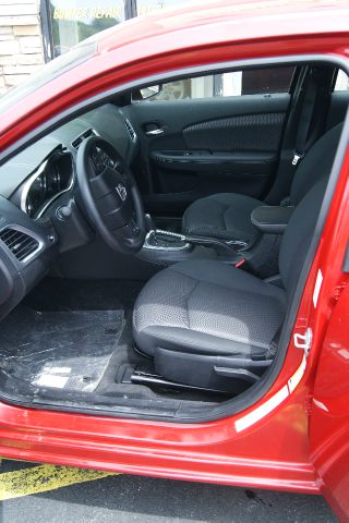 2013 Dodge Avenger Base