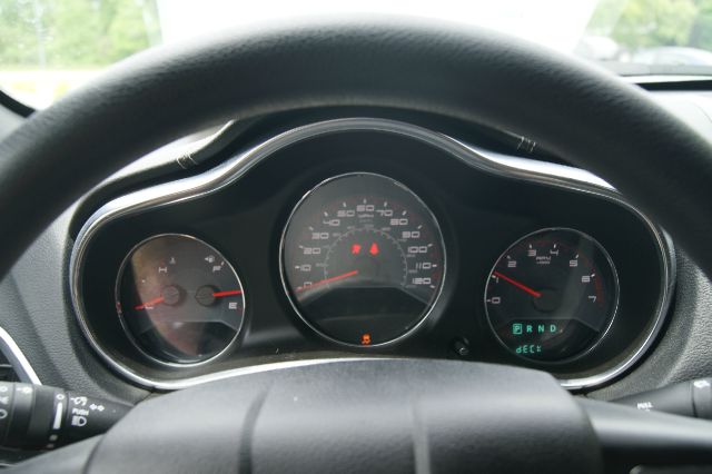 2013 Dodge Avenger Base