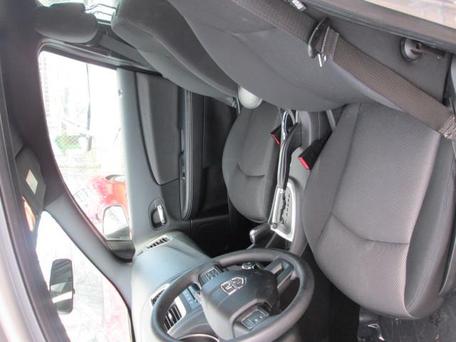 2013 Dodge Avenger Base