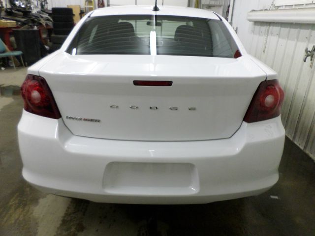 2013 Dodge Avenger Base