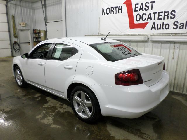 2013 Dodge Avenger Base
