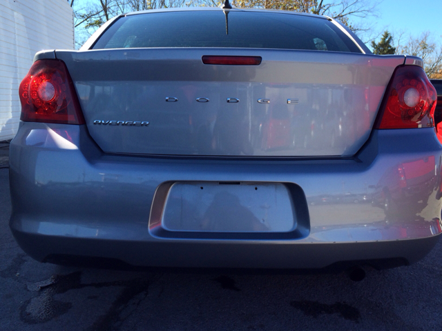 2013 Dodge Avenger Base
