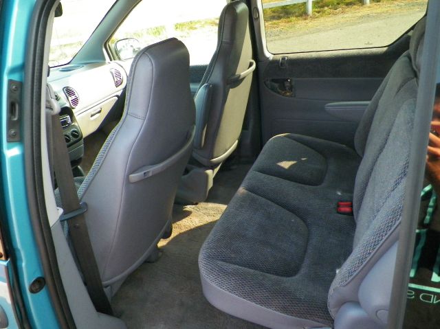 1996 Dodge Caravan SE