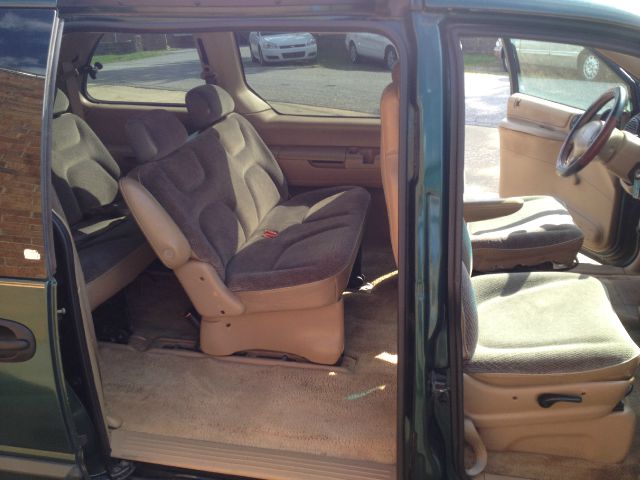 1996 Dodge Caravan Base