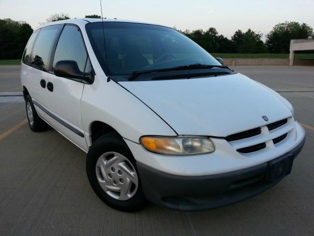 1999 Dodge Caravan Base