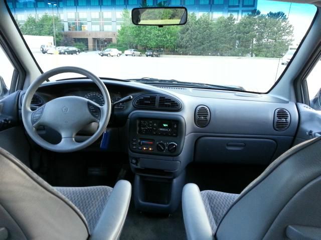 1999 Dodge Caravan Base