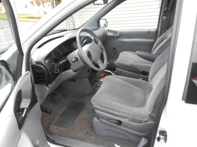 1999 Dodge Caravan Base