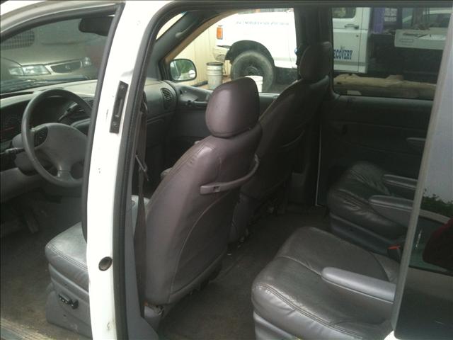 1999 Dodge Caravan Luxury Edition