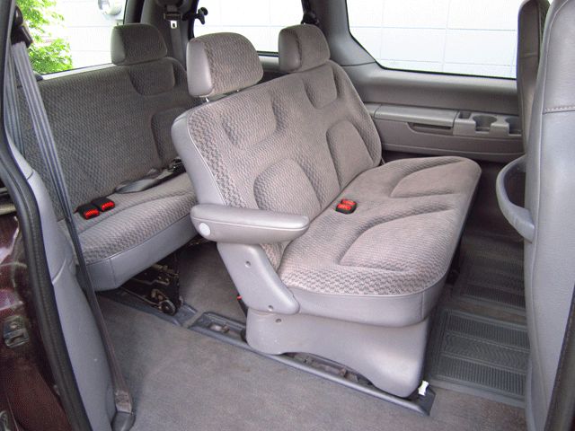 1999 Dodge Caravan Base