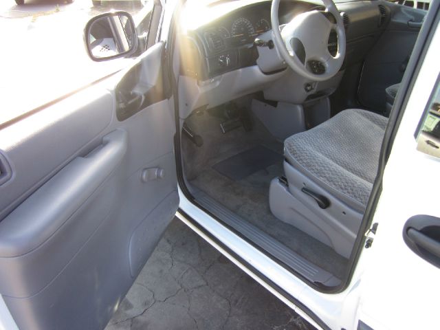 2000 Dodge Caravan Base