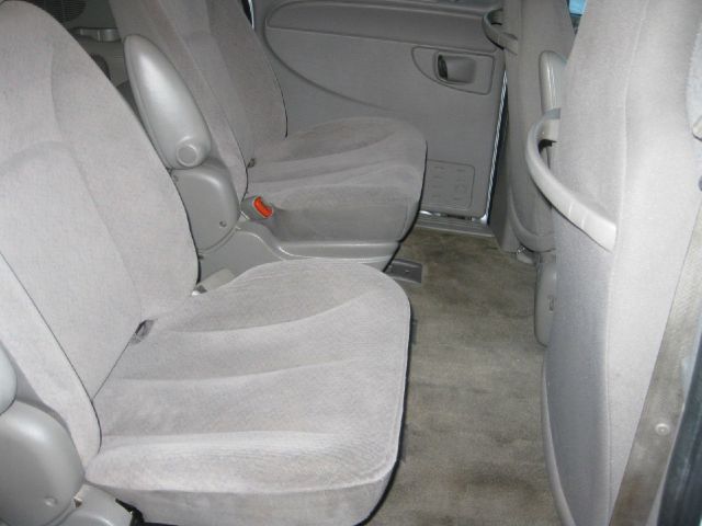 2003 Dodge Caravan SE
